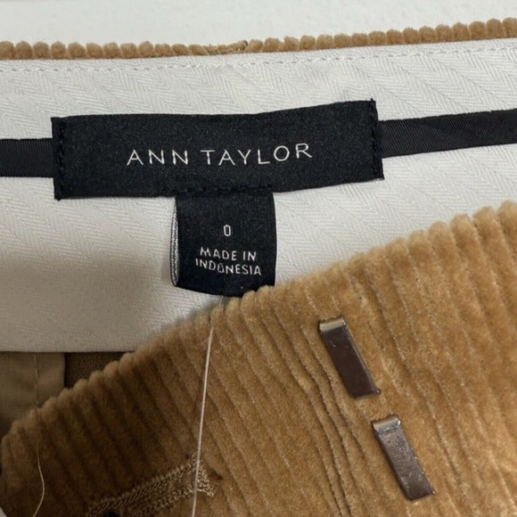Ann Taylor The Perfect Wide-Leg Corduroy Pant Size 0 - Picture 3 of 5